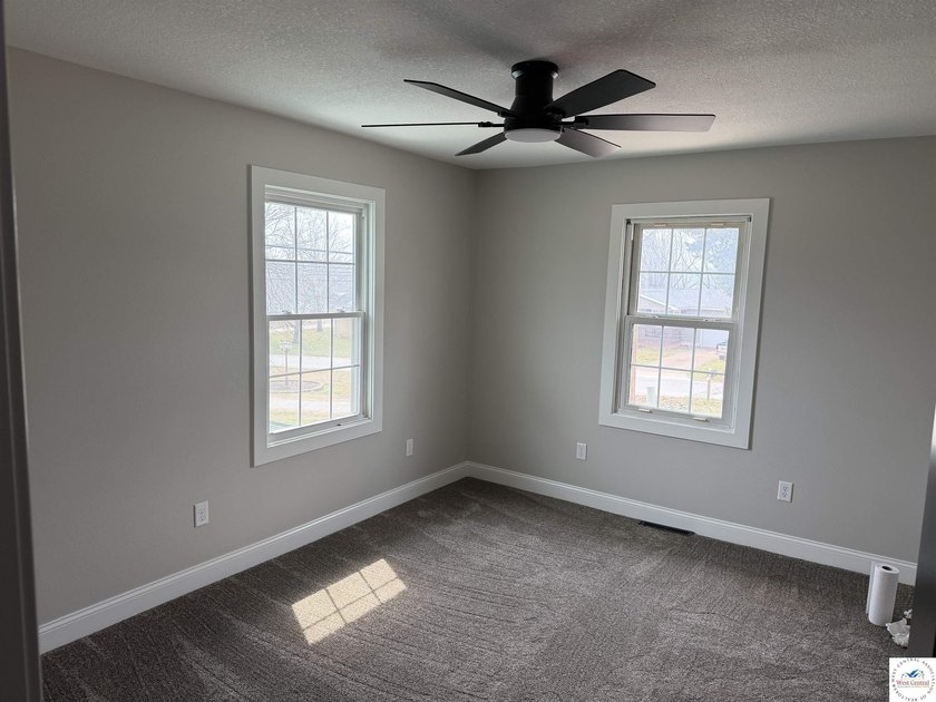 Fully Renovated, Like-New 3 Bedroom, 3 Bath Home with Modern - photo 18