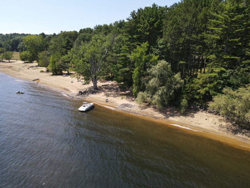 Main House with 6 Cabins &amp; 564' of Lakefront, Mostly Sandy Beach! - photo 2