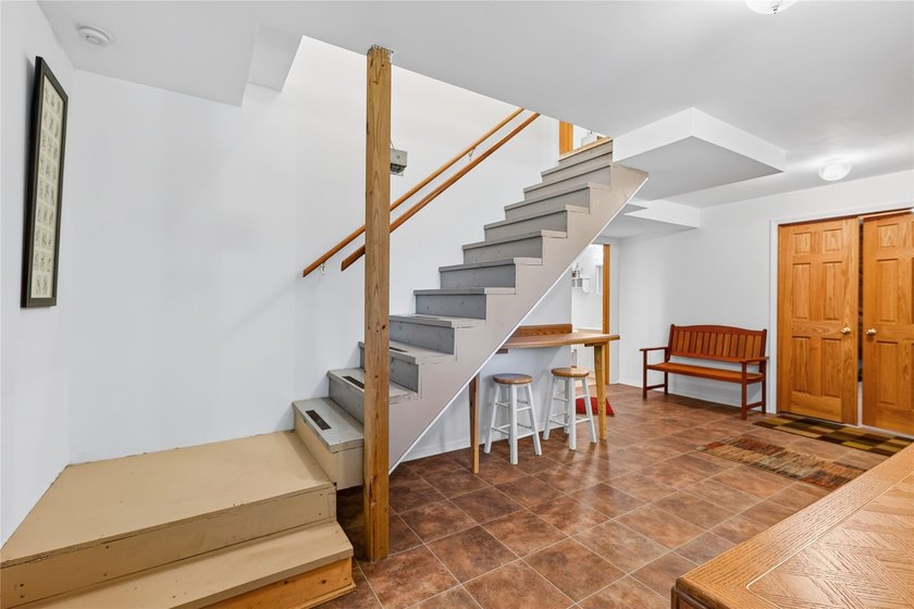 Up North retreat alert! Discover this charming, well-maintained - photo 23