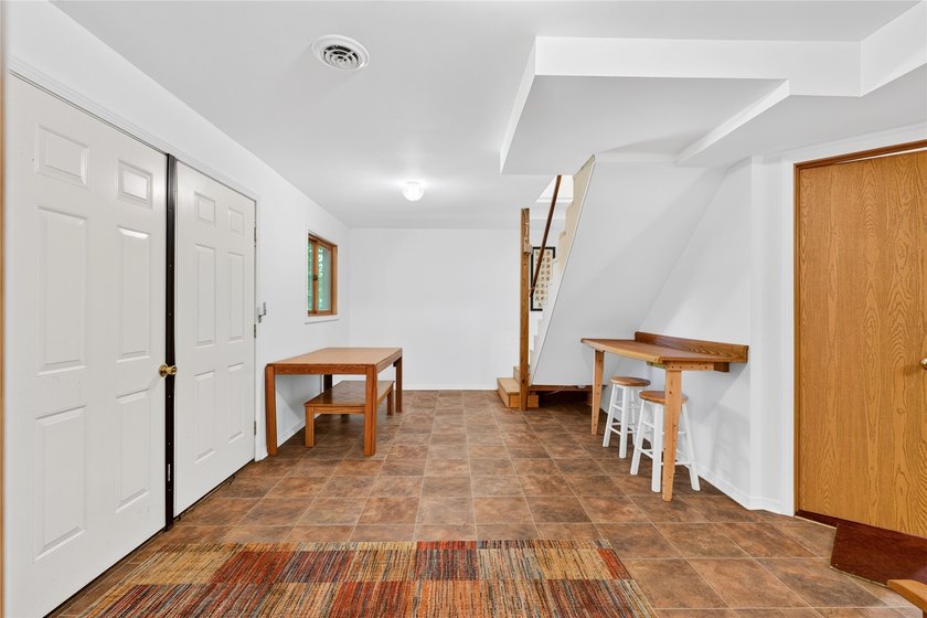 Up North retreat alert! Discover this charming, well-maintained - photo 24