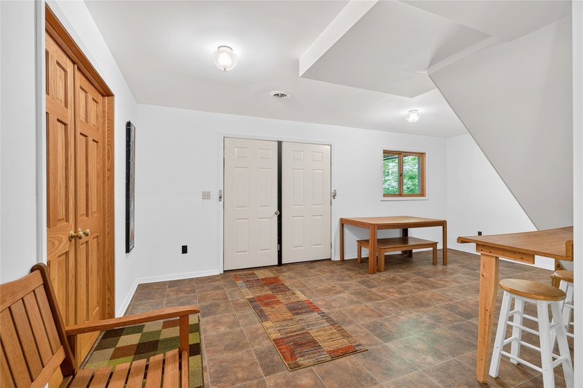 Up North retreat alert! Discover this charming, well-maintained - photo 25