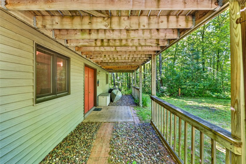 Up North retreat alert! Discover this charming, well-maintained - photo 30
