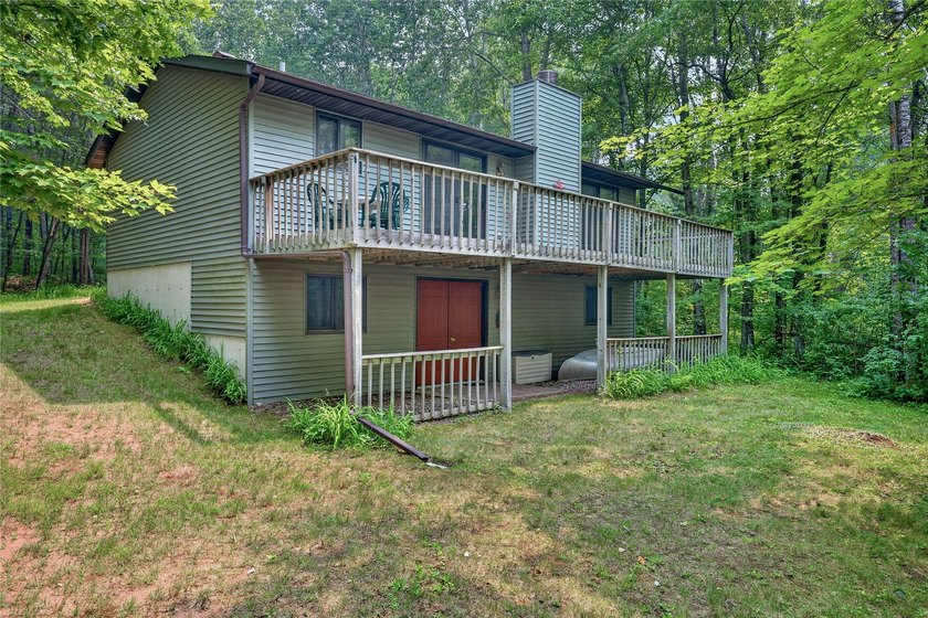 Up North retreat alert! Discover this charming, well-maintained - photo 31