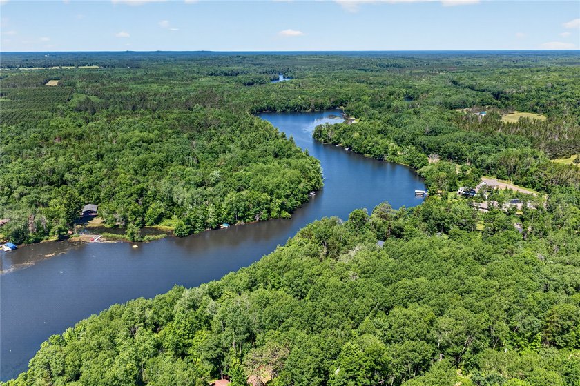 Up North retreat alert! Discover this charming, well-maintained - photo 37