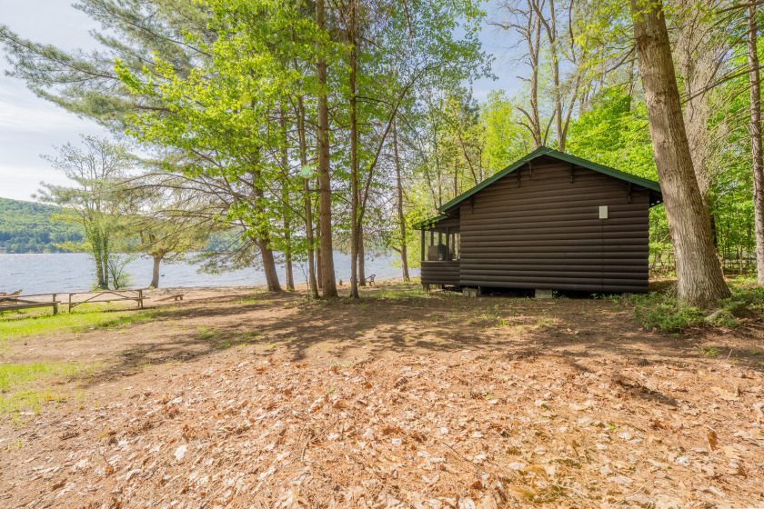 Main House with 6 Cabins &amp; 564' of Lakefront, Mostly Sandy Beach! - photo 25