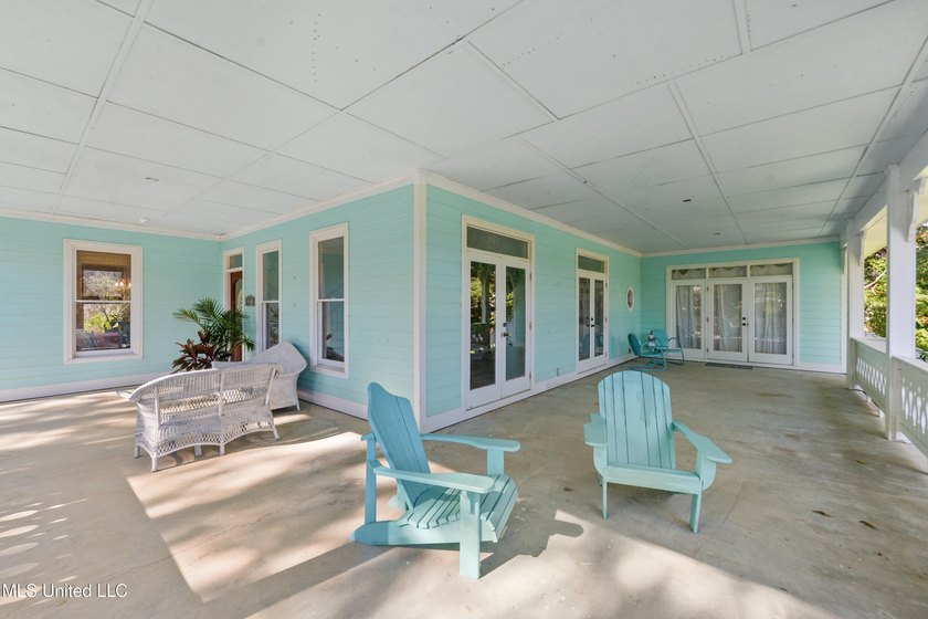 Southern Grace with Bonus Waterfront Lot just minutes from - photo 5