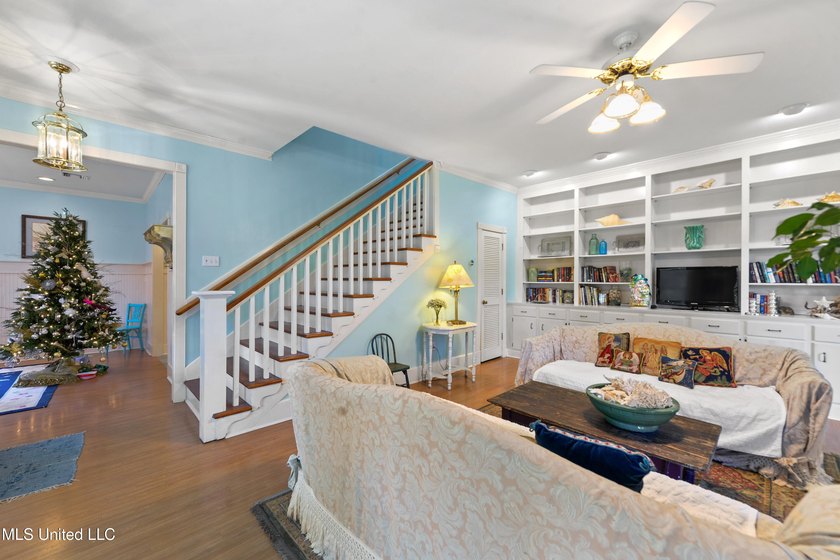 Southern Grace with Bonus Waterfront Lot just minutes from - photo 6