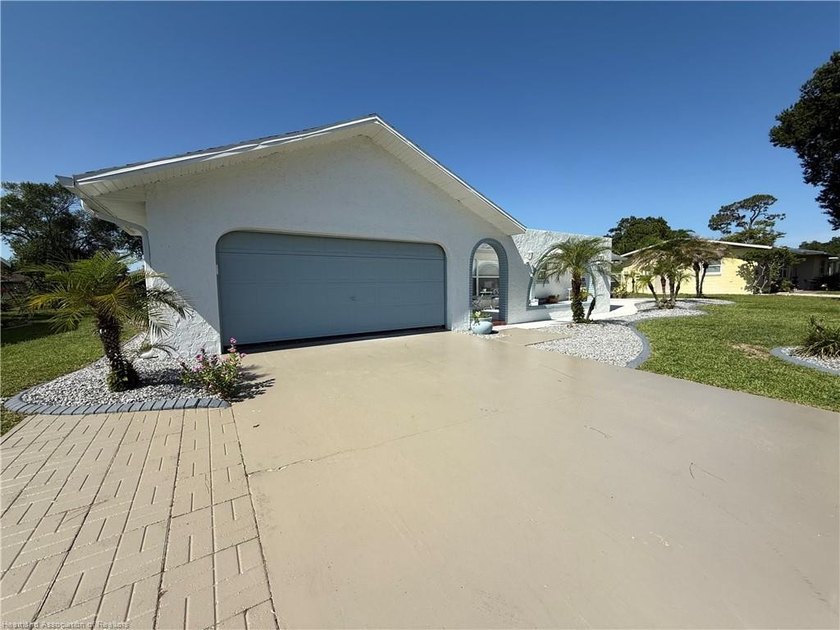 Welcome to 4023 Urbino Street - Move-In Ready in Sun 'N Lake of - photo 3