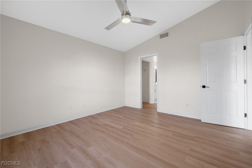 **BACK ON MARKET DUE TO BUYER FINANCING** This beautiful - photo 22