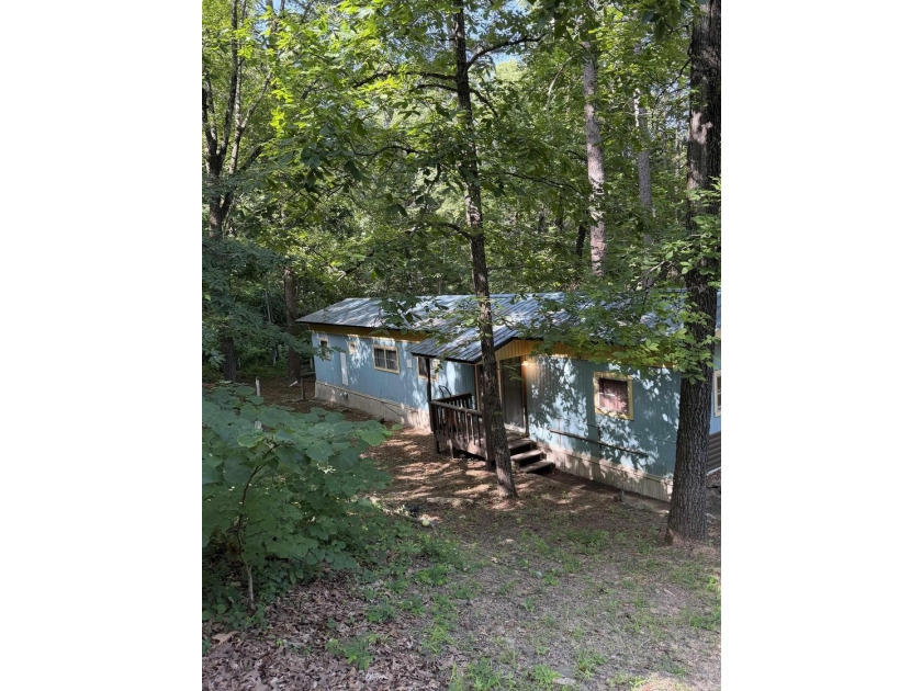Welcome to the market this 3 bedroom 1.5 bath located on a dead - photo 2