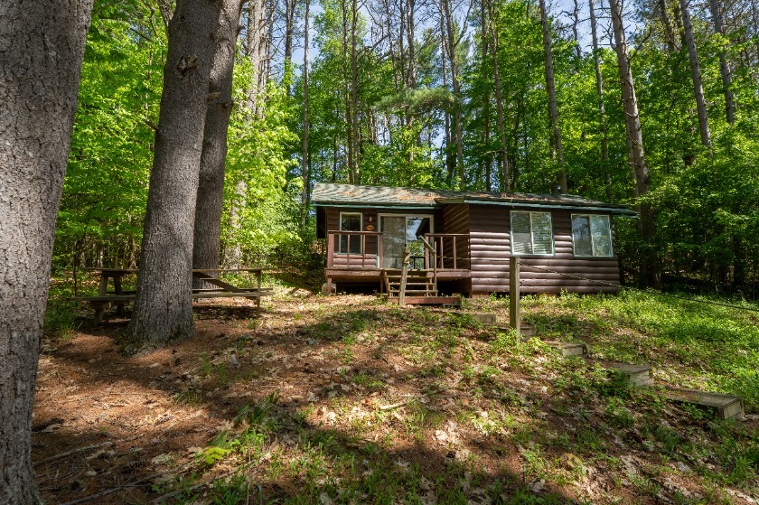 Main House with 6 Cabins &amp; 564' of Lakefront, Mostly Sandy Beach! - photo 7