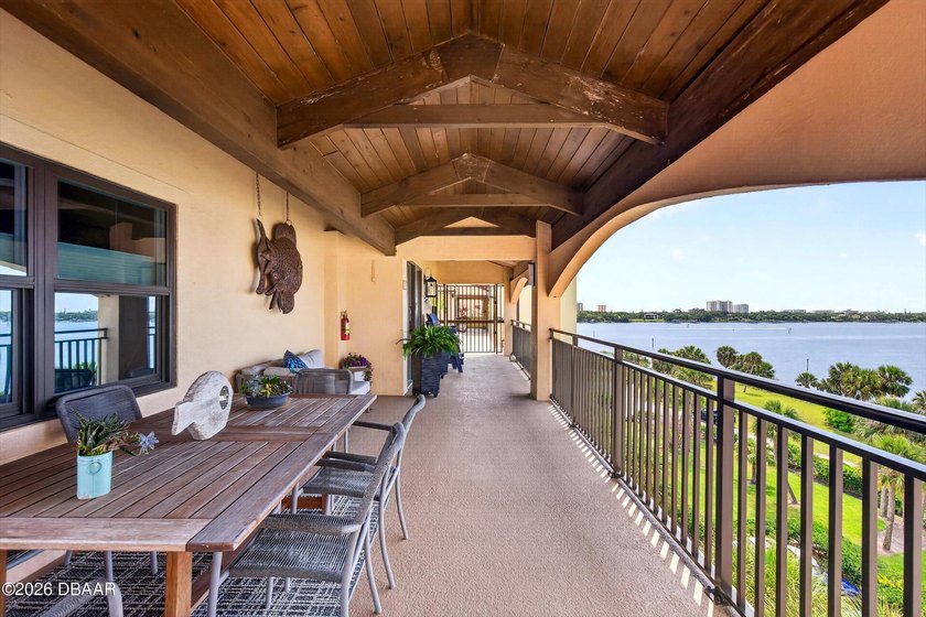 A rare Intracoastal Waterway frontage penthouse offering nearly - photo 4