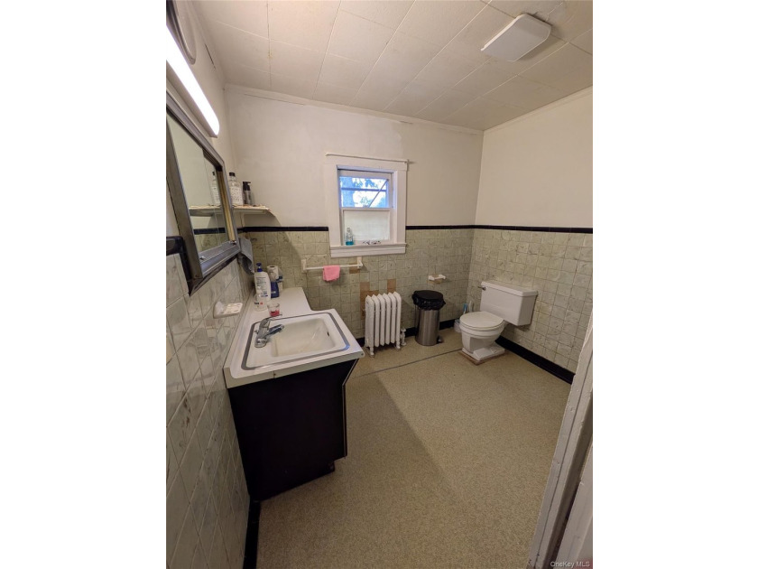 Welcome to this charming home in the heart of Suffolk County! - photo 15