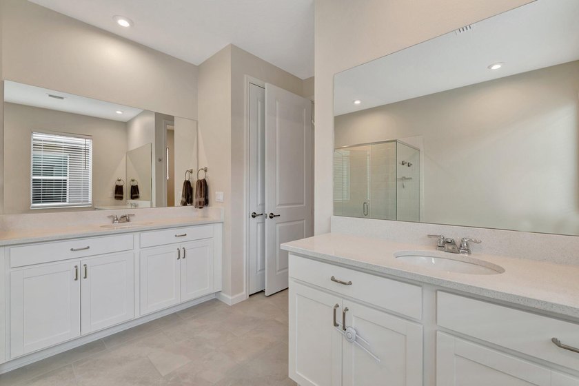 Price Improved! Beautiful CBS 4BR/2.5BA home located in the - photo 19
