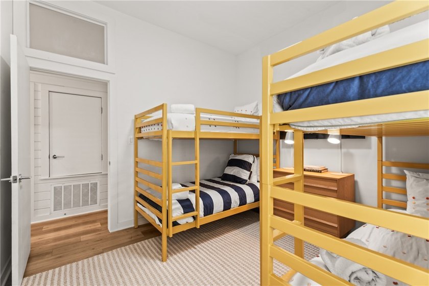 Welcome to Clamshell Cottage, a beautifully designed and fully - photo 19