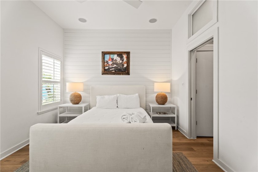Welcome to Clamshell Cottage, a beautifully designed and fully - photo 21