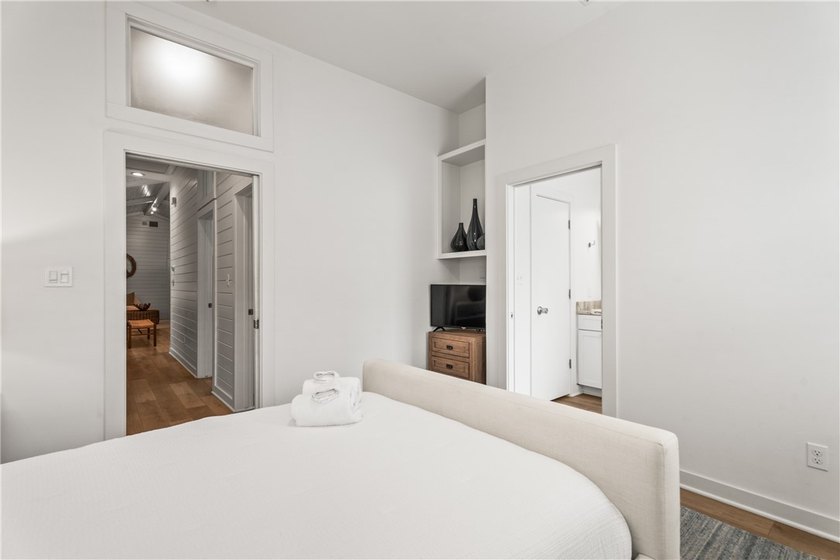Welcome to Clamshell Cottage, a beautifully designed and fully - photo 22