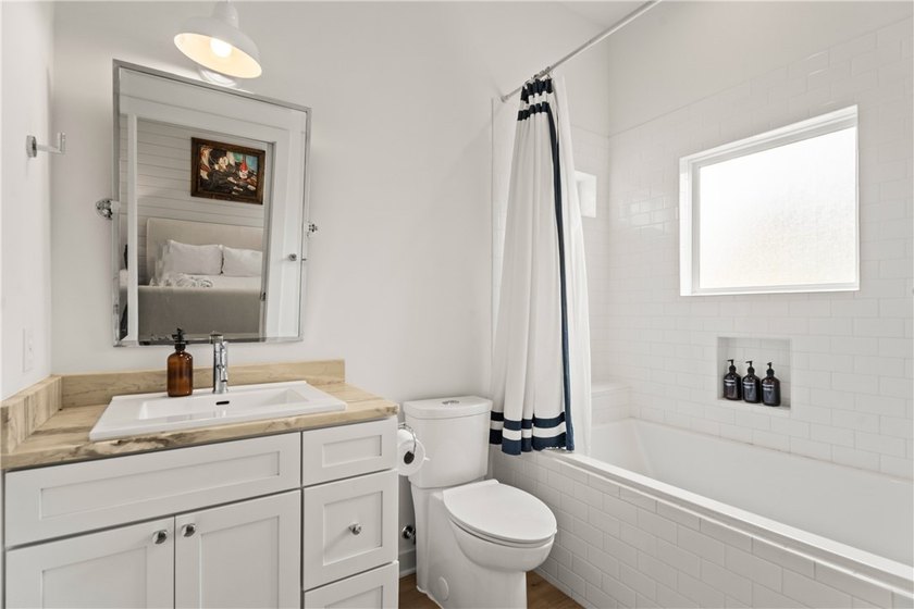 Welcome to Clamshell Cottage, a beautifully designed and fully - photo 23