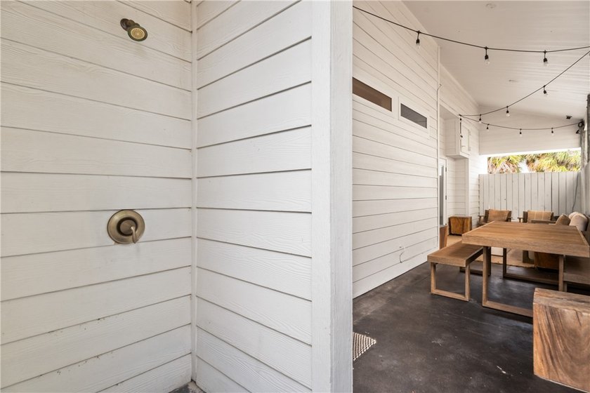 Welcome to Clamshell Cottage, a beautifully designed and fully - photo 26