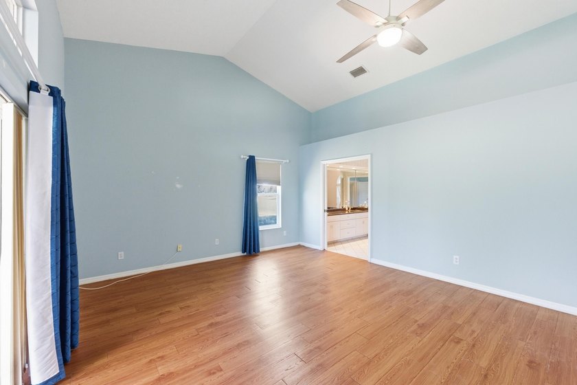 Investor or Fixer Upper Special. Selling as is. Conventional or - photo 7
