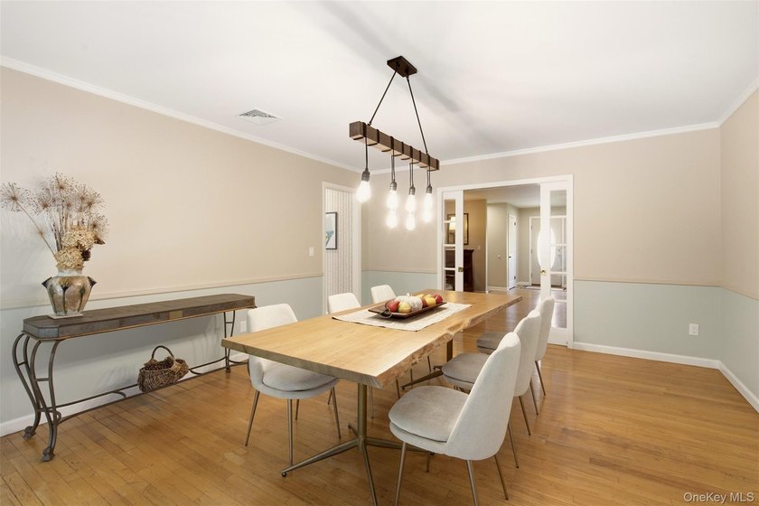 24 Preston St Be charmed by this hidden gem surrounded by - photo 7