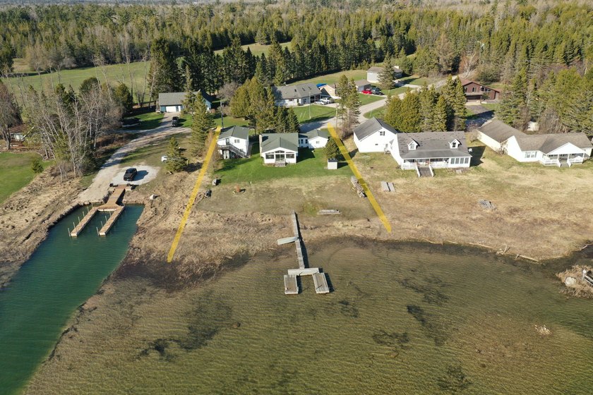 Heart of Les Cheneaux! Immaculate waterfront home on Snows - photo 2