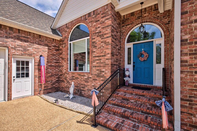 Absolute perfection. Enter into the oasis of this perfect home - photo 2