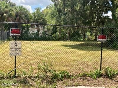 Unique property that can potentially be divided into 2 parcels - photo 3