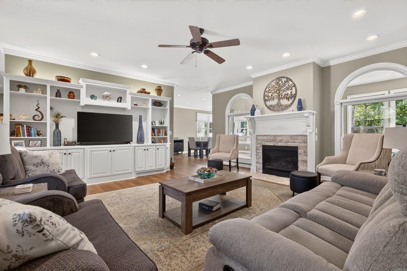 Absolute perfection. Enter into the oasis of this perfect home - photo 6
