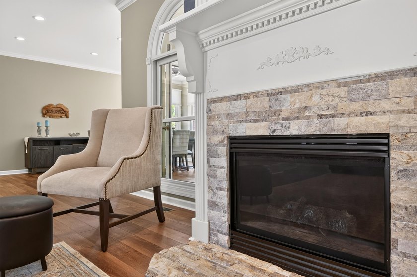Absolute perfection. Enter into the oasis of this perfect home - photo 7