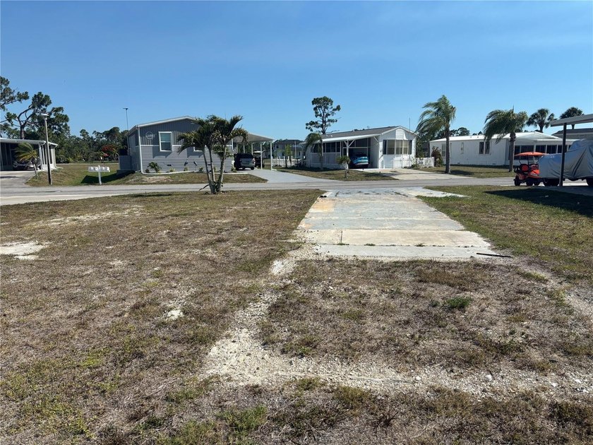 Here is your chance to own a piece of paradise! This prime lot - photo 3