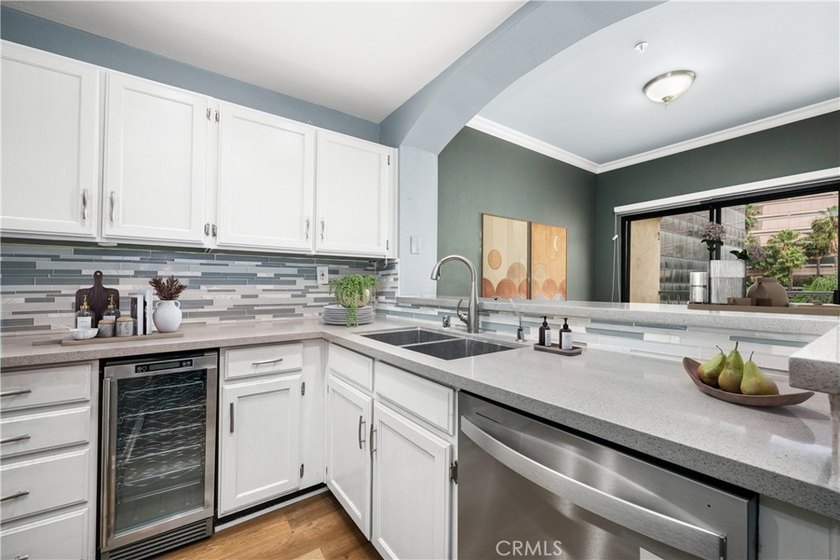 Experience the best of coastal urban living in this exceptional - photo 5