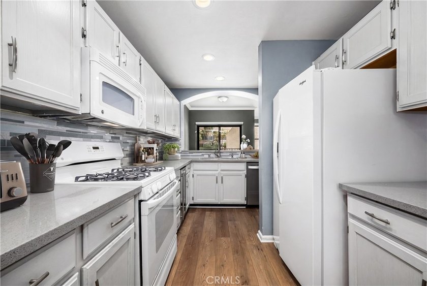 Experience the best of coastal urban living in this exceptional - photo 7