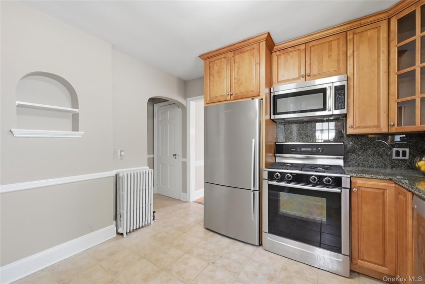 Welcome home to this classic 3-bedroom, 1.5 bathroom Colonial - photo 12