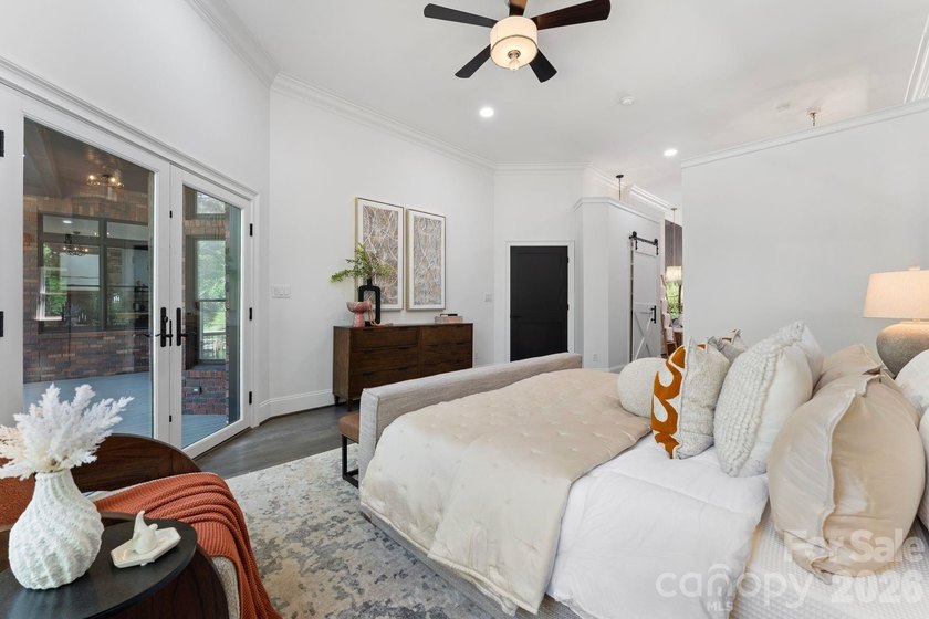 Experience the perfect blend of luxury lakefront living and - photo 15