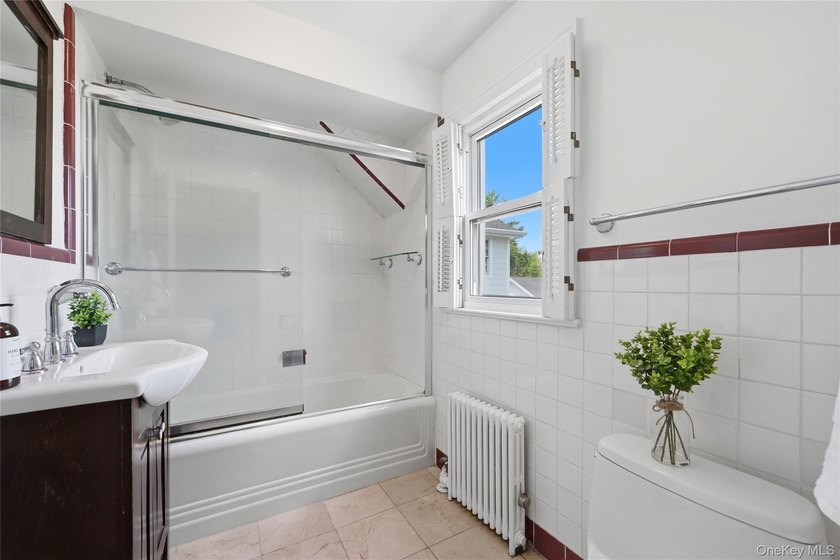 Welcome home to this classic 3-bedroom, 1.5 bathroom Colonial - photo 15