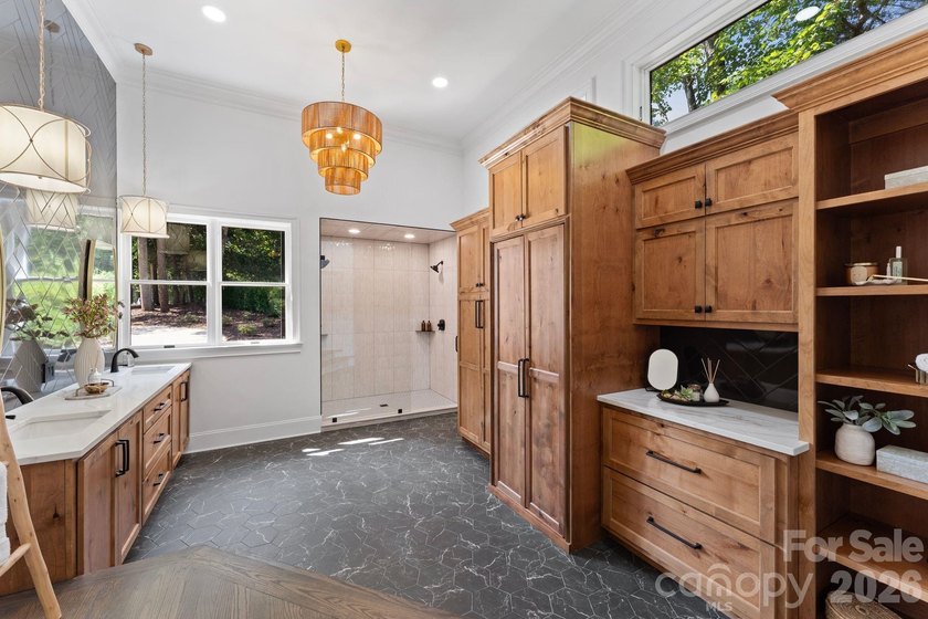 Experience the perfect blend of luxury lakefront living and - photo 16
