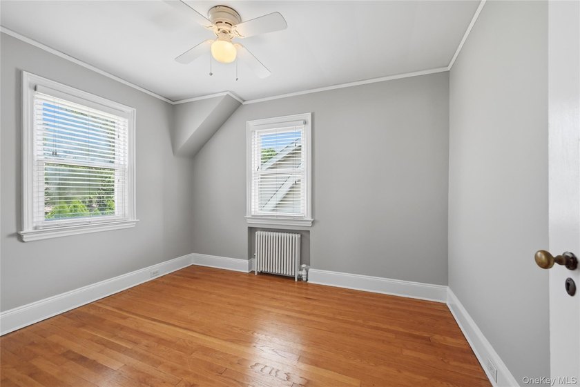 Welcome home to this classic 3-bedroom, 1.5 bathroom Colonial - photo 19