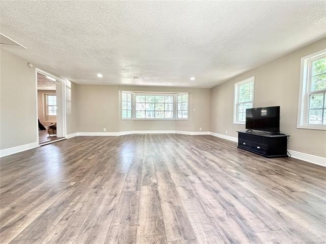 Welcome to this beautifully updated 4 bedroom, 3 bath - photo 10
