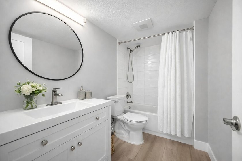 A fully renovated, white-and-bright coastal contemporary retreat - photo 20