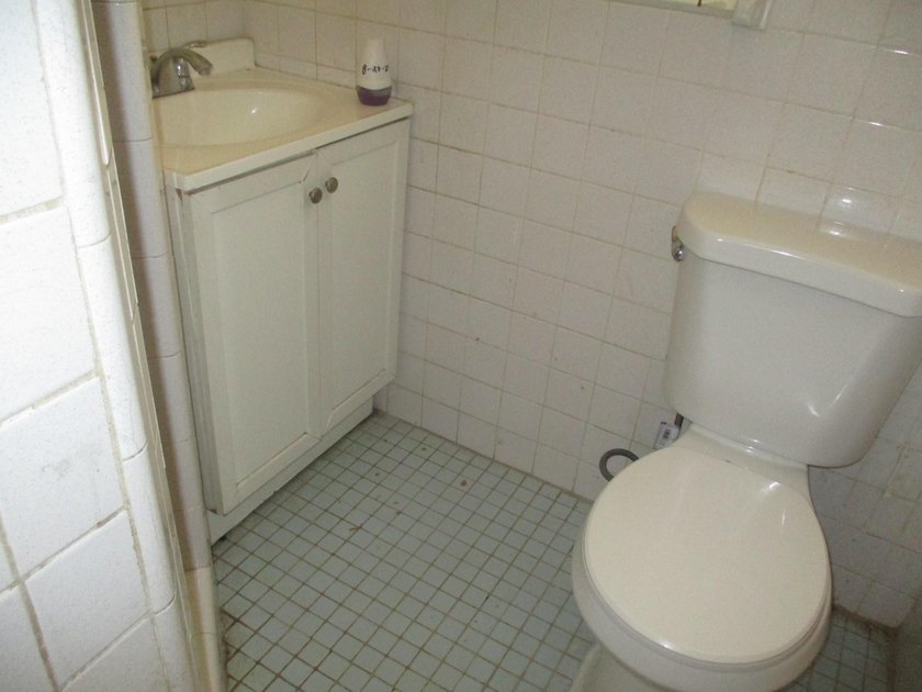 Excellent deal on this spacious Pool Home* on a large lot!!! The - photo 10