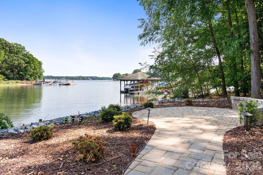 Experience the perfect blend of luxury lakefront living and - photo 32