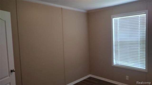 Beautiful 3 bedroom 2 full bath home with large master suite in - photo 6