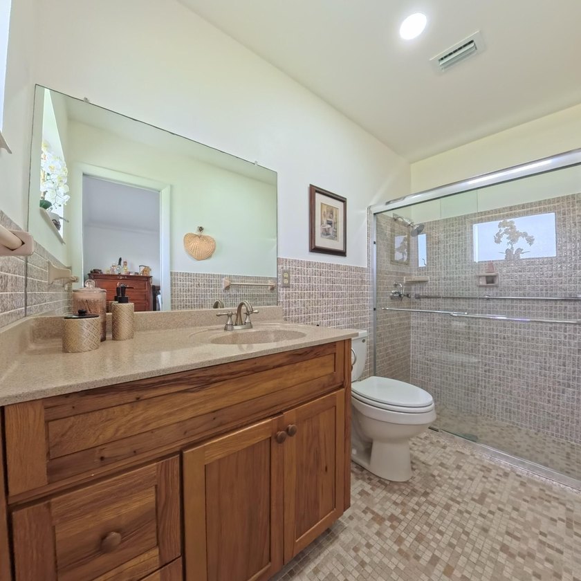 Charming and move-in ready 2-bedroom, 2-bath villa located in - photo 19