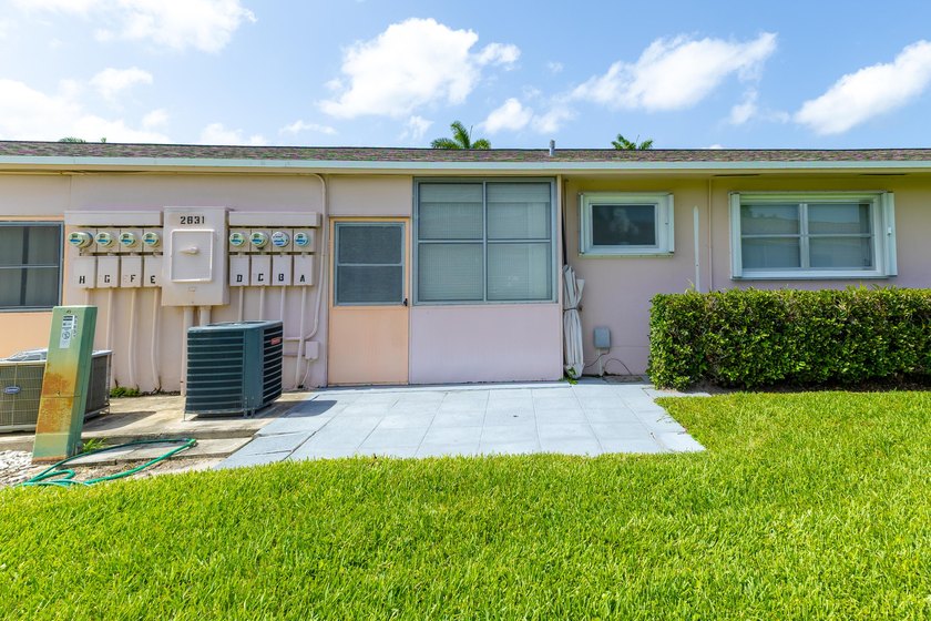 Charming and move-in ready 2-bedroom, 2-bath villa located in - photo 20