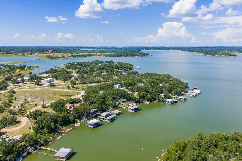Highly desirable lakefront home on Mintons Draw at Lake - photo 3