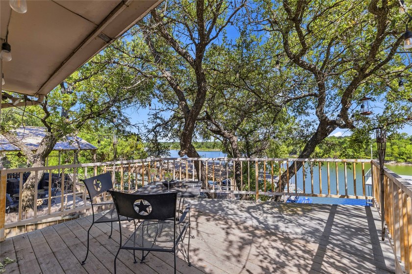 Highly desirable lakefront home on Mintons Draw at Lake - photo 7