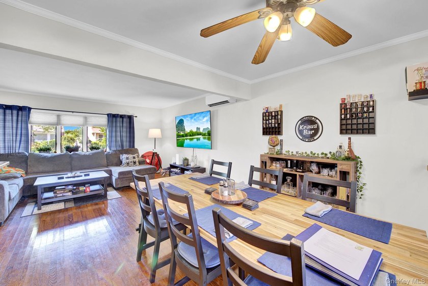 Welcome to this beautifully maintained home nestled in the heart - photo 8