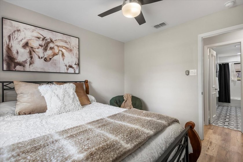 Welcome to a lake view haven where four bedrooms, three baths - photo 13