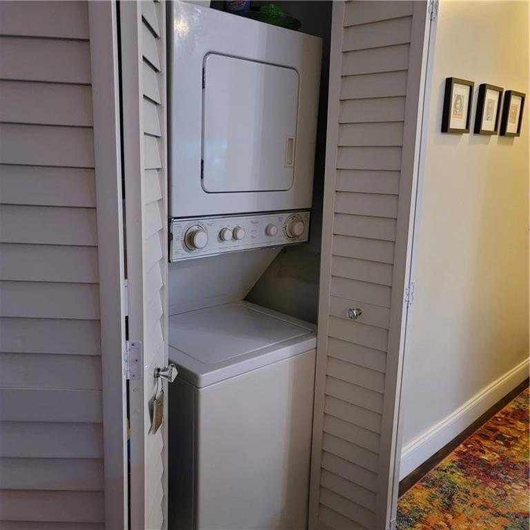 Nice condo priced to sell,below comps. Beautifully remodeled - photo 10